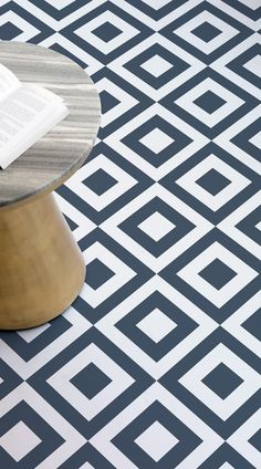 lay graphic floor tiles front porch decorating ideas