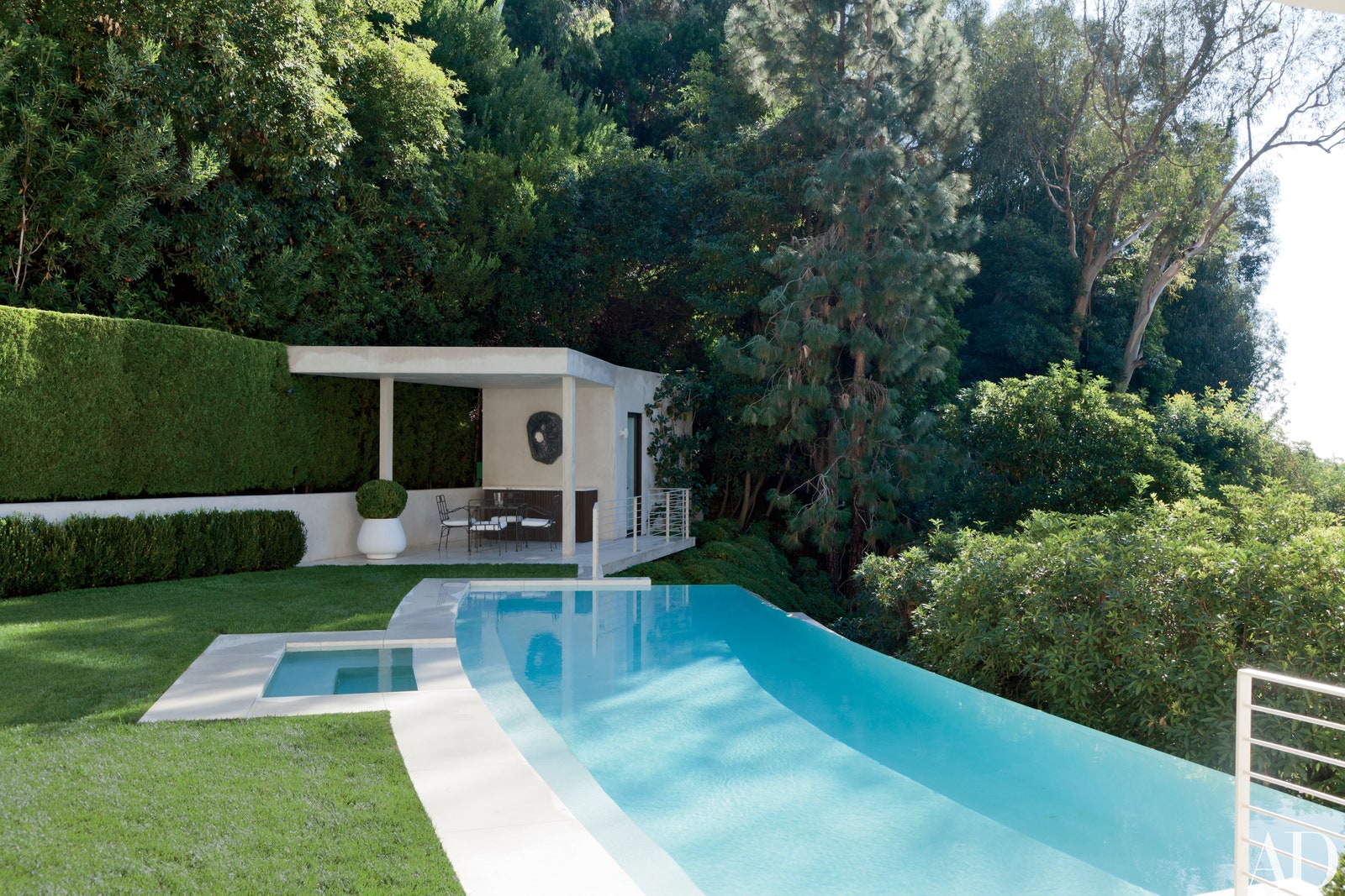 patio pool side formation