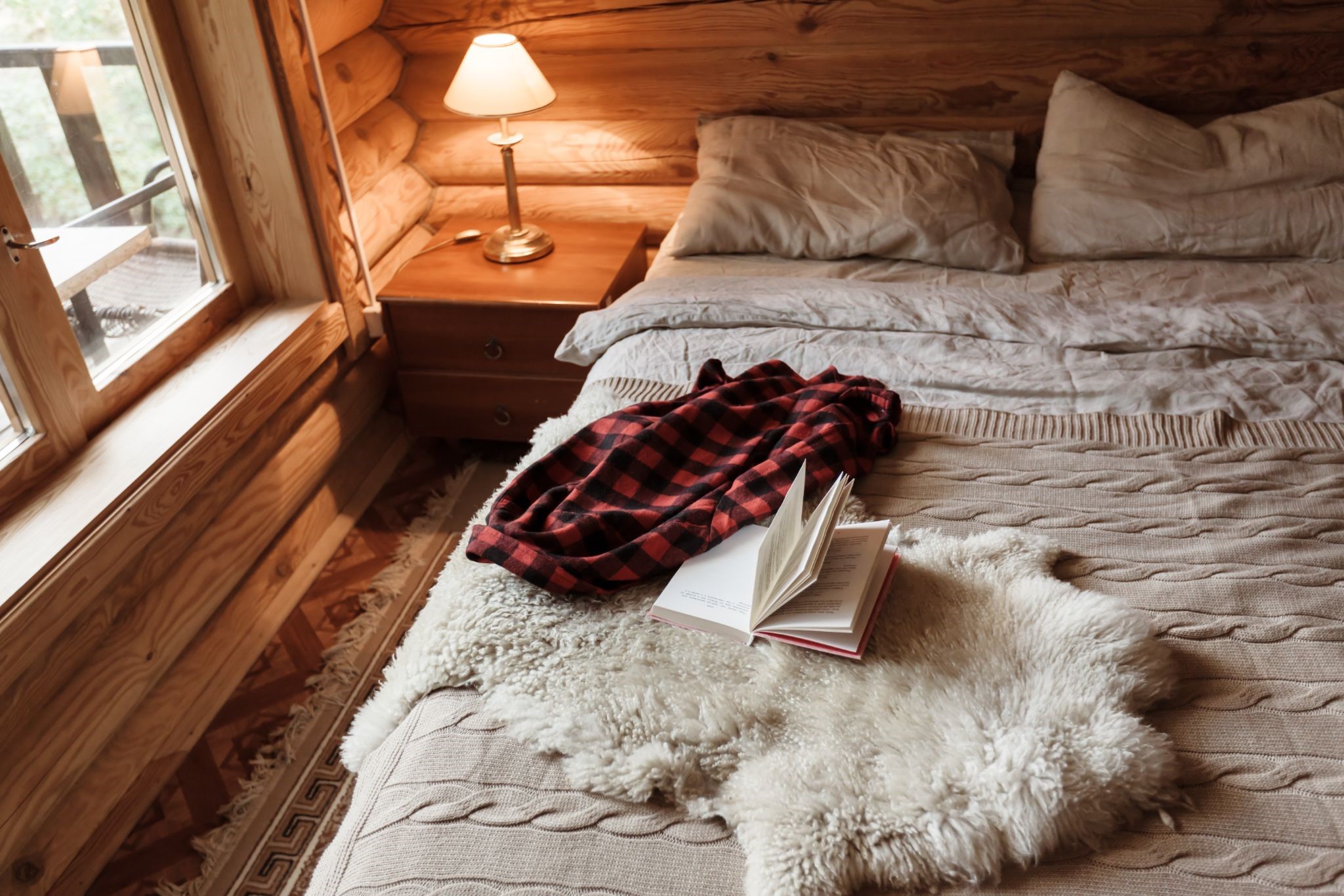 fabtics for rustic bedroom design