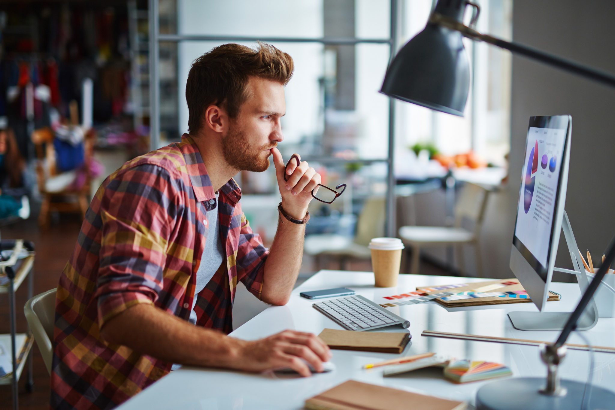 how to become freelance interior designer