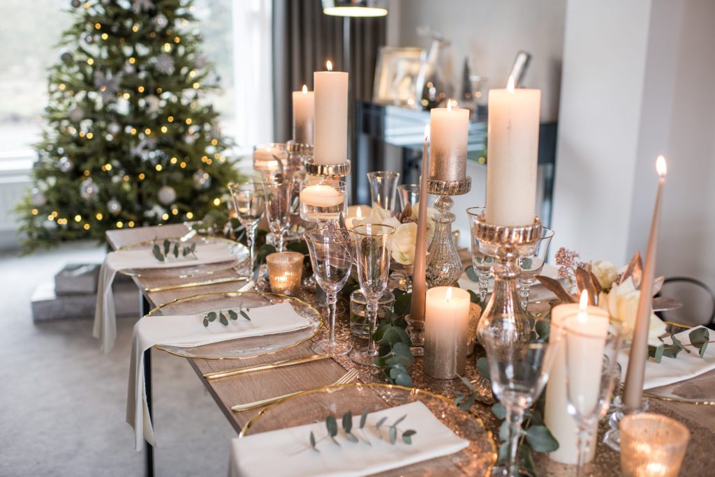 Christmas-Decoration-Ideas - well decorated Christmas table