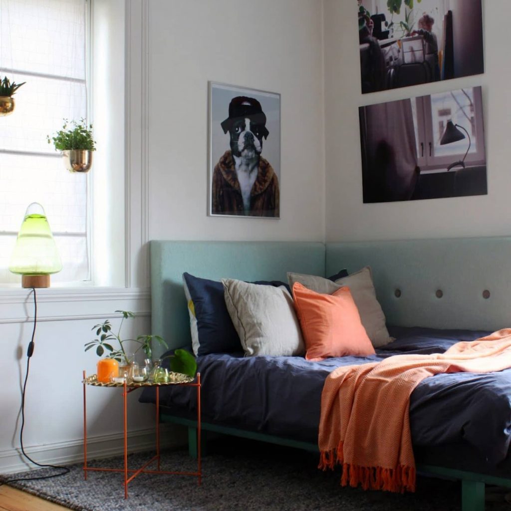 corner headboard