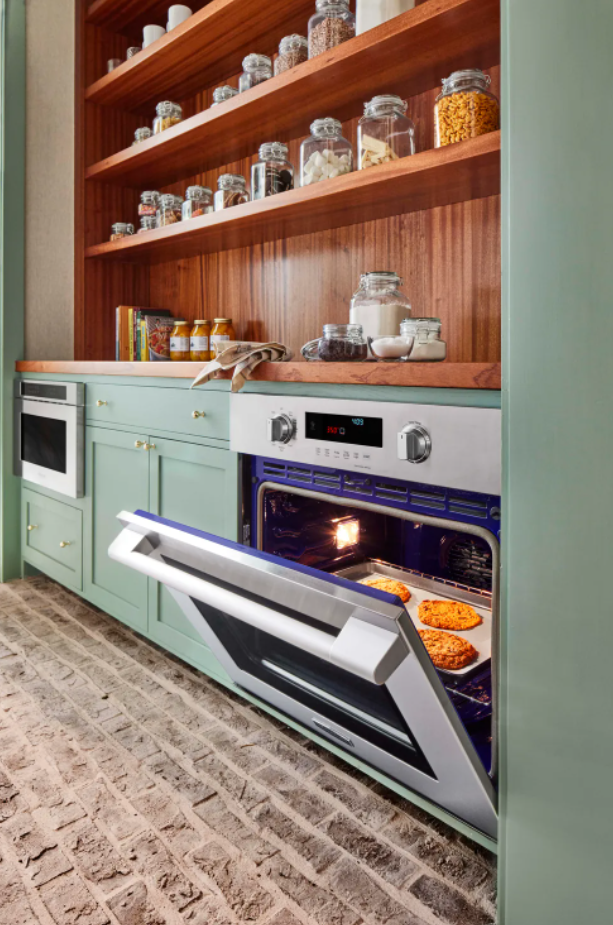 kitchen backsplash - vertical wood