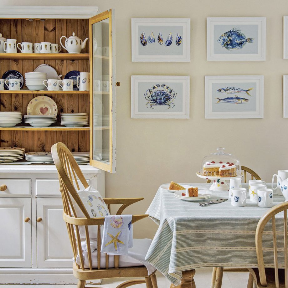 pick theme for kitchen wall decor ideas