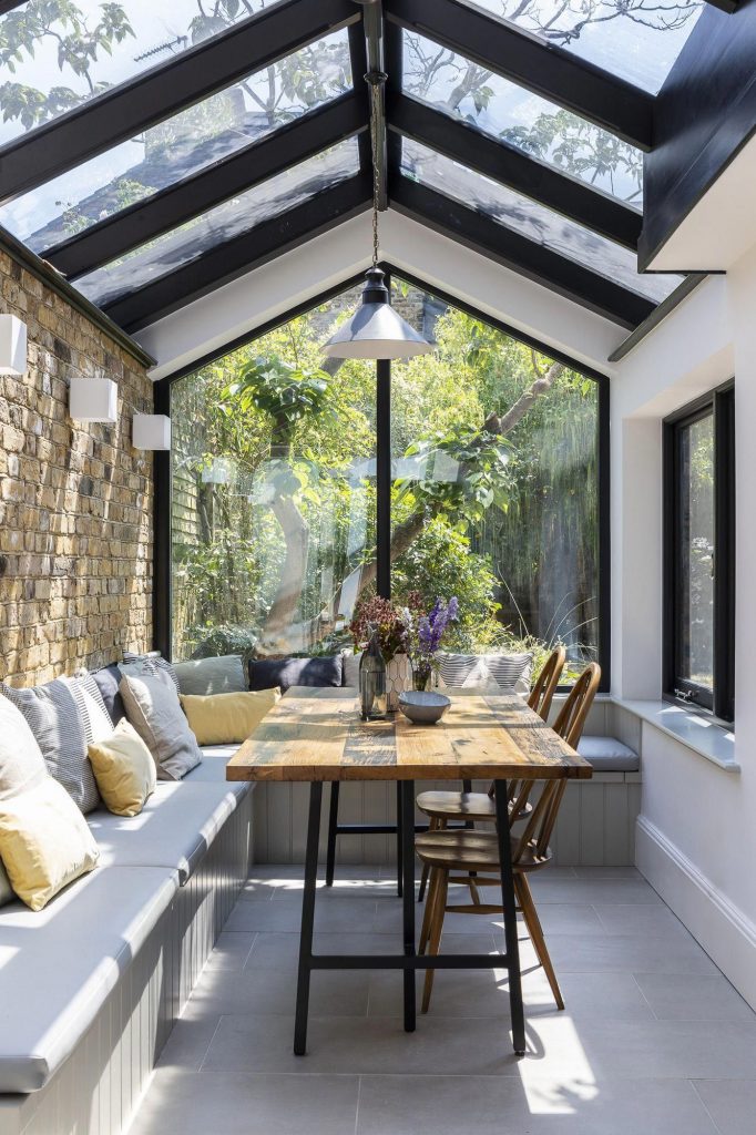 sunroom decor ideas with breakfast booth