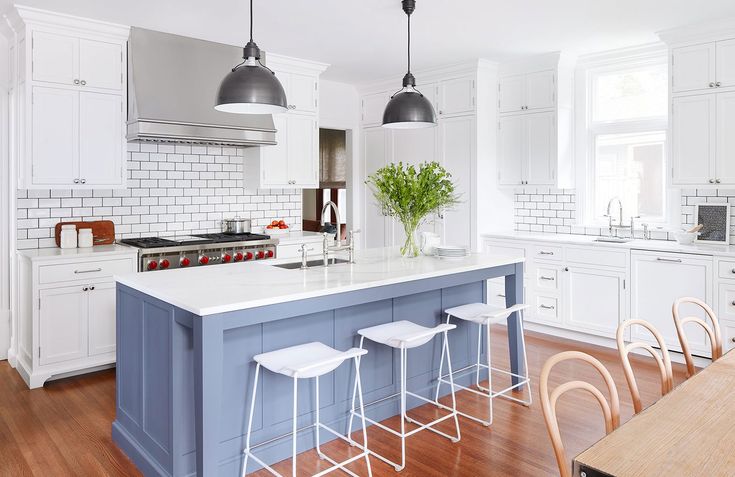 small kitchen design - slim line seating style