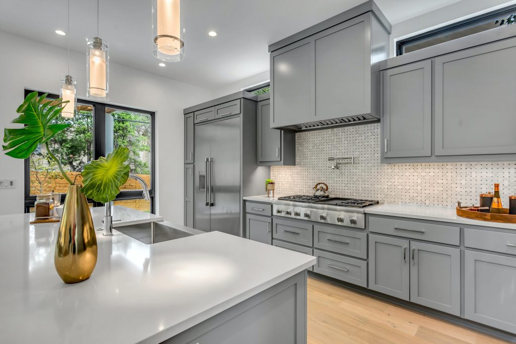 small kitchen ideas - spruce up kitchen cabinets