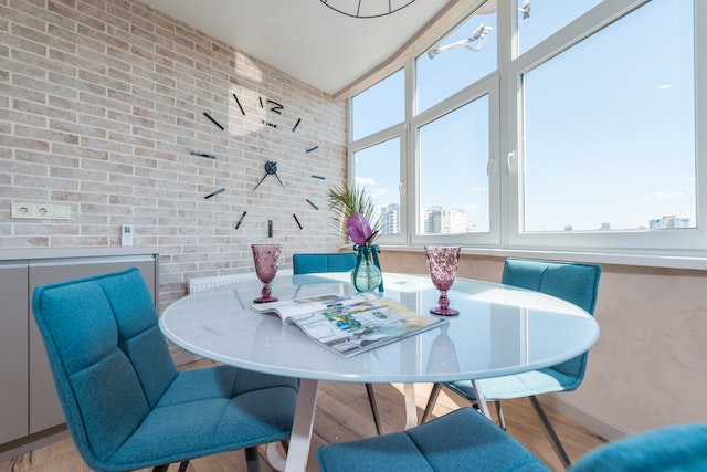 Dining-Room-Decorating-Idea-4-Wall-Decor