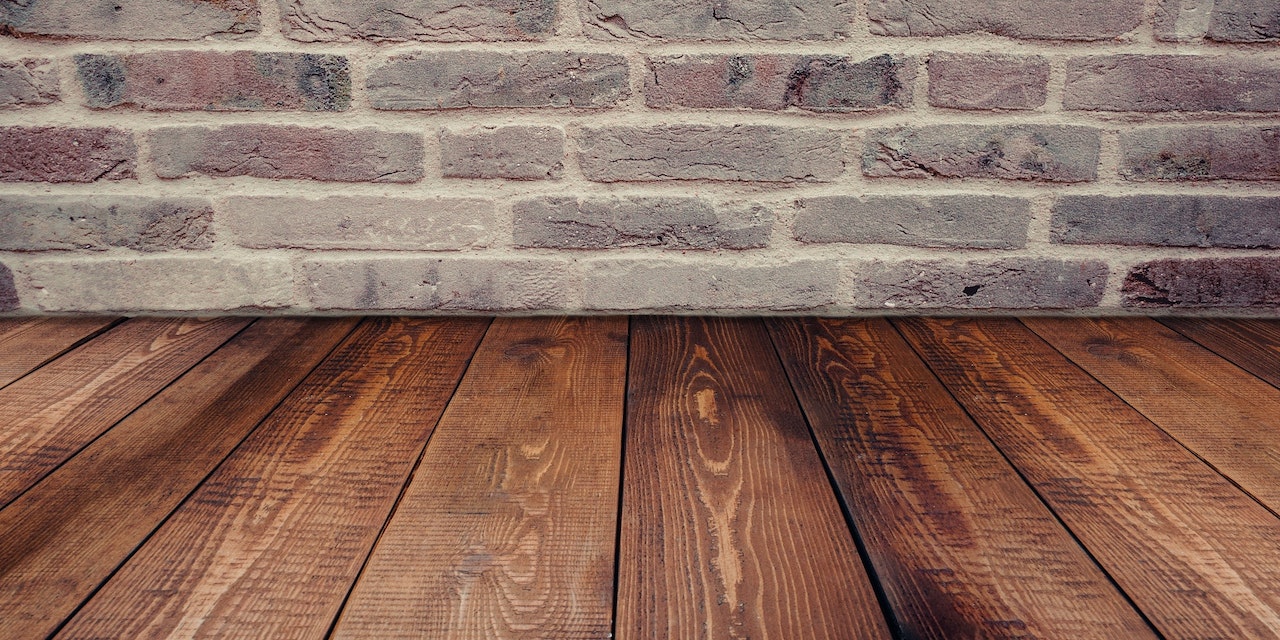 How-Interior-Designers-Choose-Pewrfect-Flooring