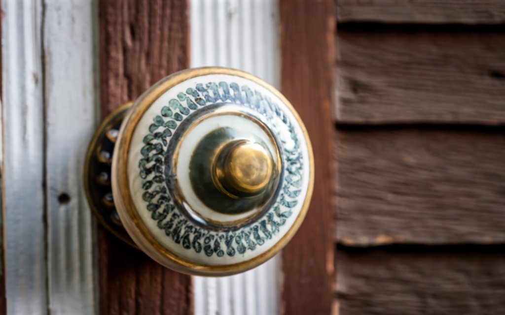How to Choose the Right Doorknob/Door Handle for Your Design?