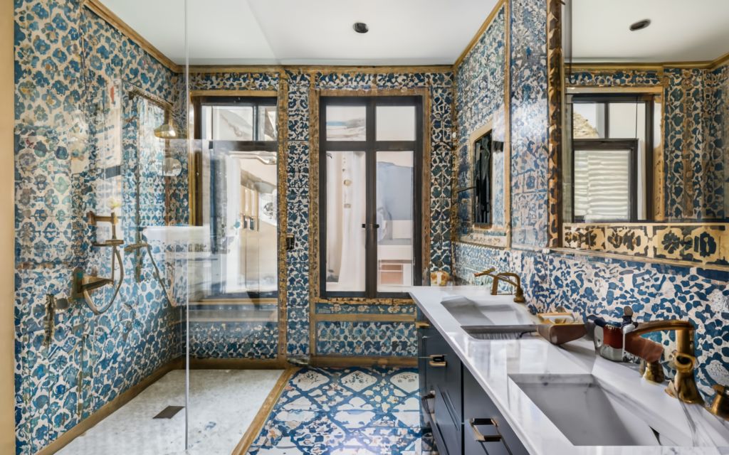 Bathroom shower tile ideas - Exotic tile inlay