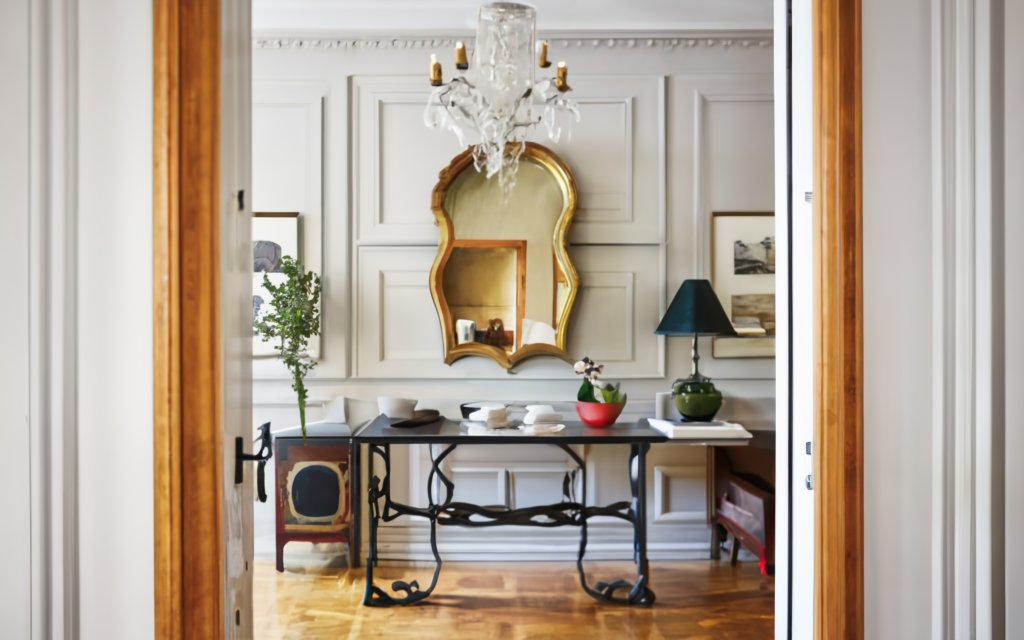 Mudroom ideas - Hang a Quaint Mirror