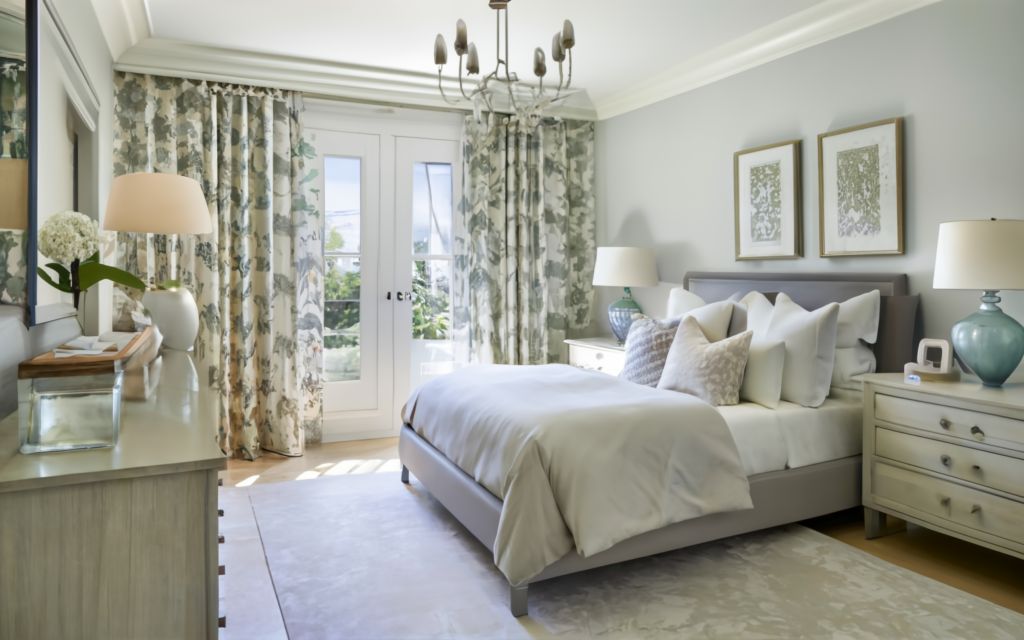 Off-white bedroom color