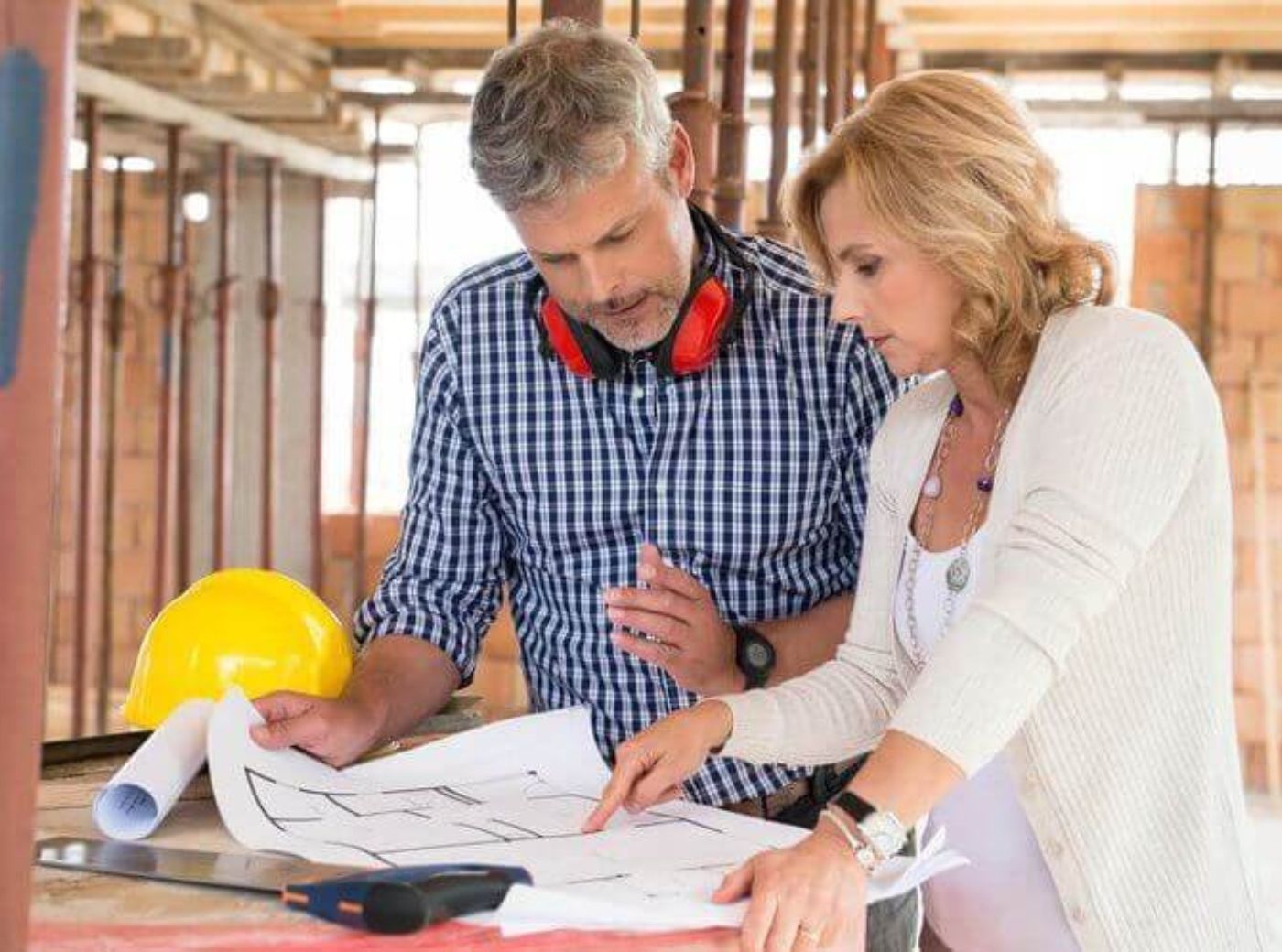 image describing How Interior Designers Work with Contractors & Builders